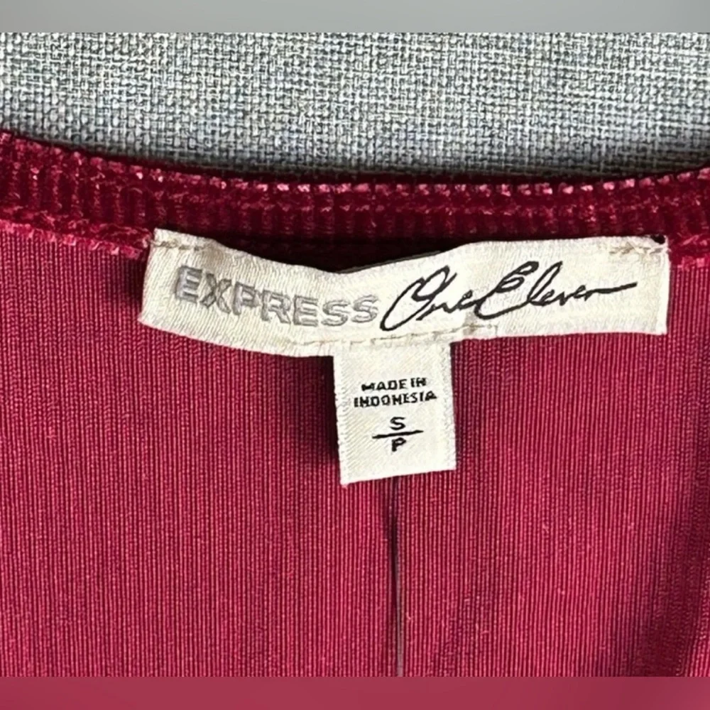 NWT Express Tie Front Velour Wrap Top Burgundy V Neck Holidays Size S - Picture 6 of 10